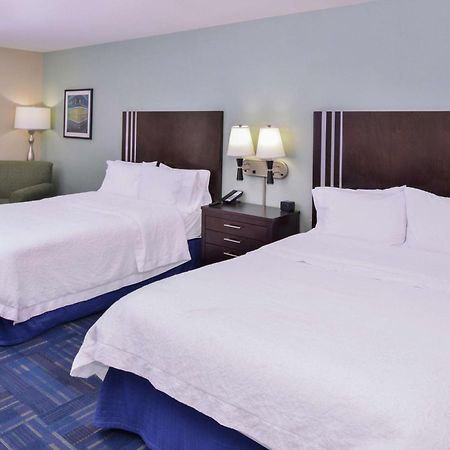 Hampton Inn Eugene Exterior photo