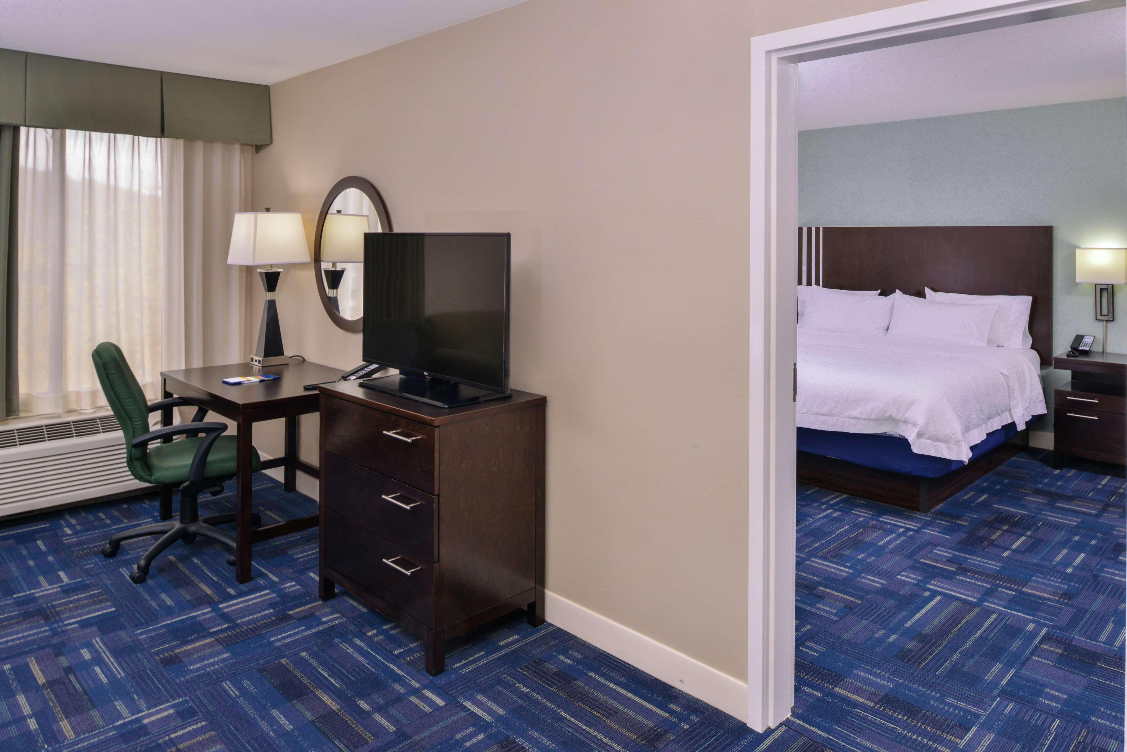 Hampton Inn Eugene Exterior photo