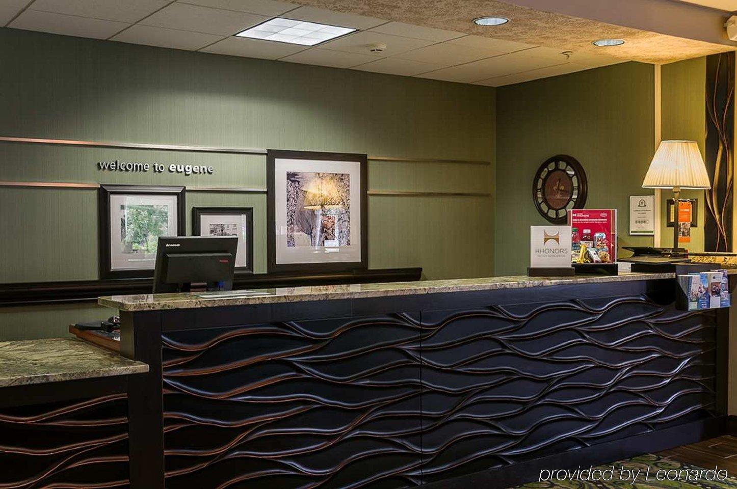 Hampton Inn Eugene Exterior photo