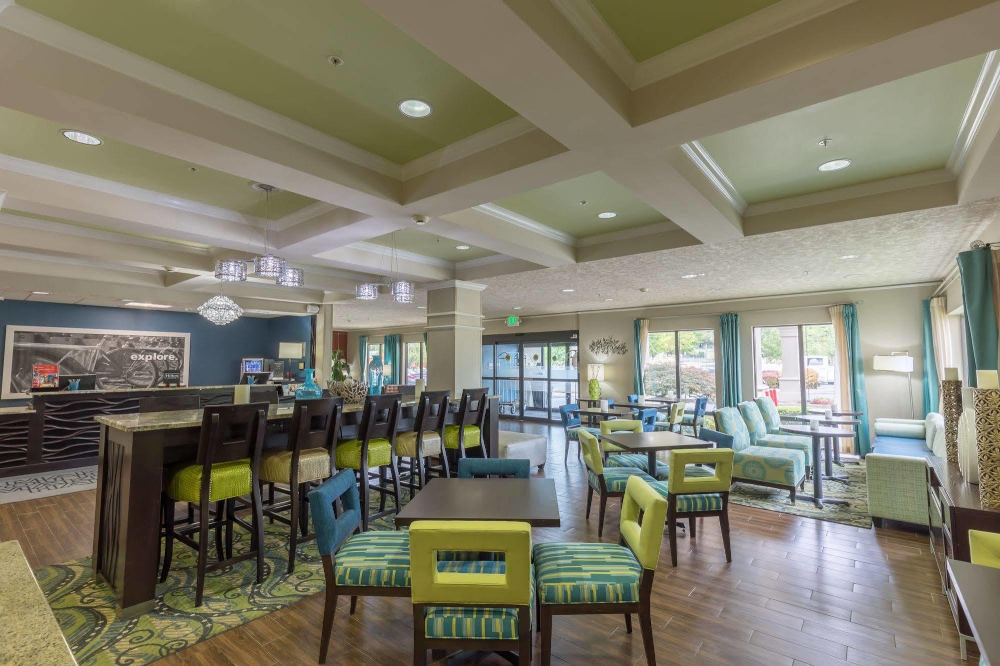 Hampton Inn Eugene Exterior photo